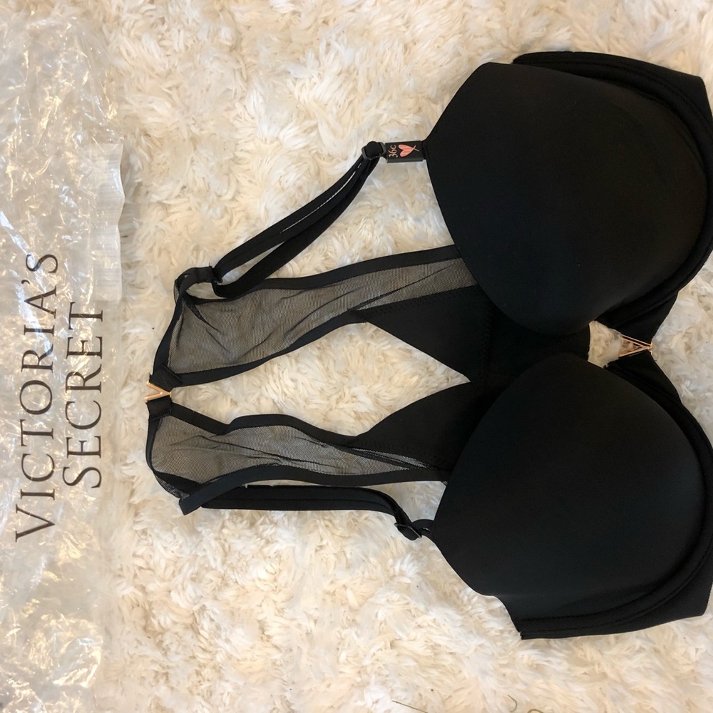 New Victoria’s Secret Black Bra